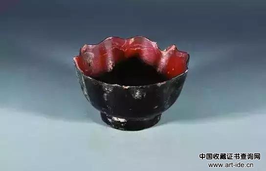 北宋十一花瓣式漆碗 温州博物馆藏