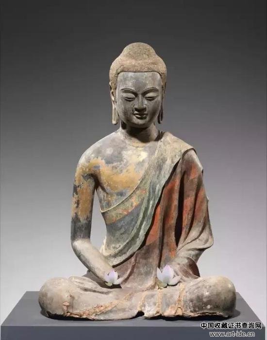 魏晋时期的夹苎造像已经不存于世，此尊为美国大都会博物馆馆藏的唐代佛像