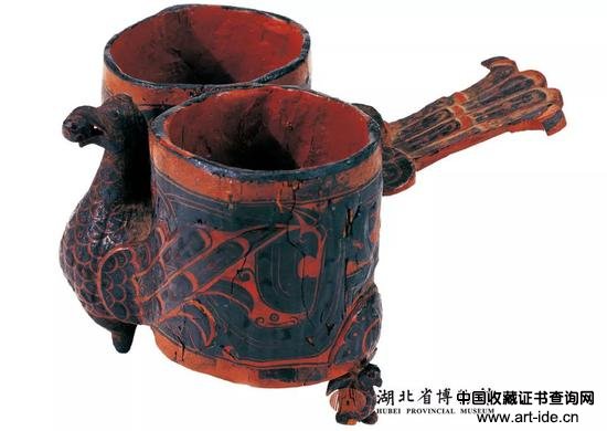 战国时期彩绘凤鸟双联杯 湖北省博物馆藏