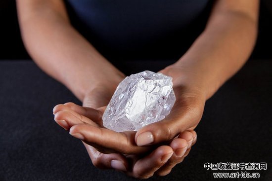 这颗卢卡拉钻石名为“Lesedi La Rona”，在茨瓦纳语是“我们的光芒”的意思。
