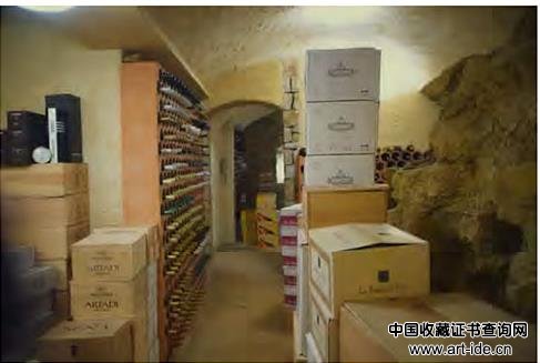 约翰·莫尔斯三世位于法国里维埃拉最重要的酒窖之一，藏酒超过5000瓶，三分之一依旧保持原装。