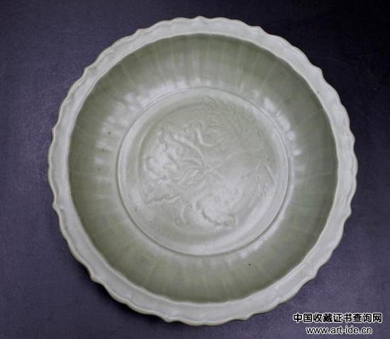 大明朝龙泉青瓷碗

　　拍品编号：143

　　起拍价：1，000 美元