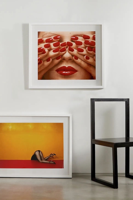 Net a porter 出售艺术家 Guy Bourdin 版画